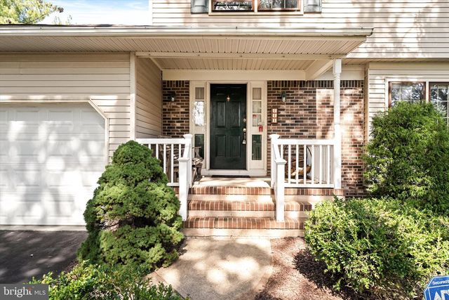 111 ROBIN DR, Hamilton, NJ 08619