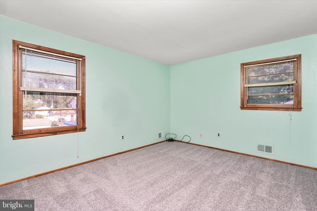 111 ROBIN DR, Hamilton, NJ 08619