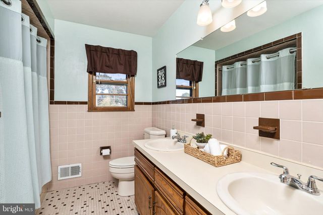 111 ROBIN DR, Hamilton, NJ 08619