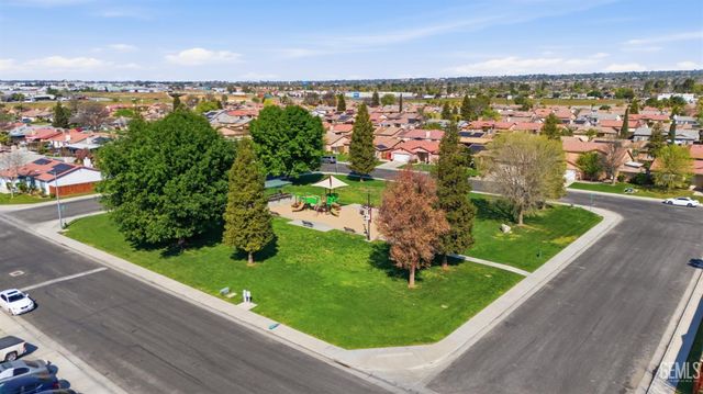 5313 Tyner Lane, Bakersfield, CA 93307