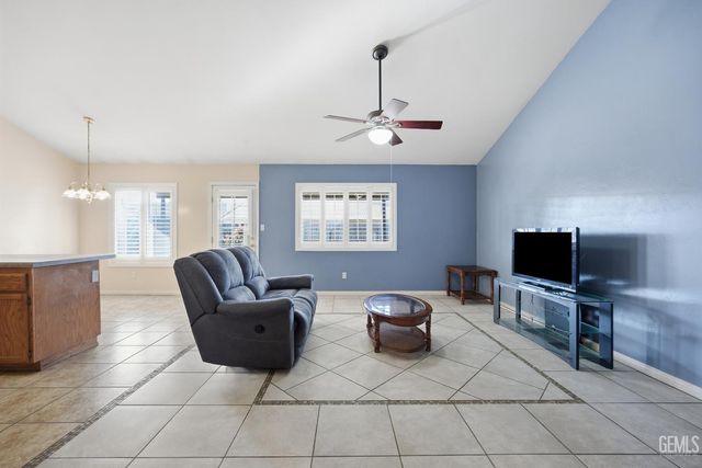 5313 Tyner Lane, Bakersfield, CA 93307