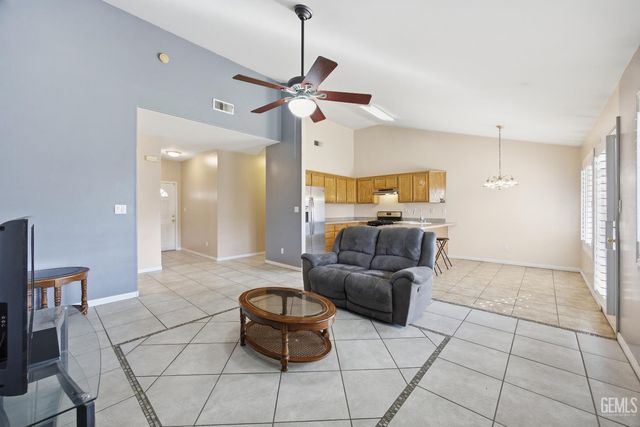 5313 Tyner Lane, Bakersfield, CA 93307