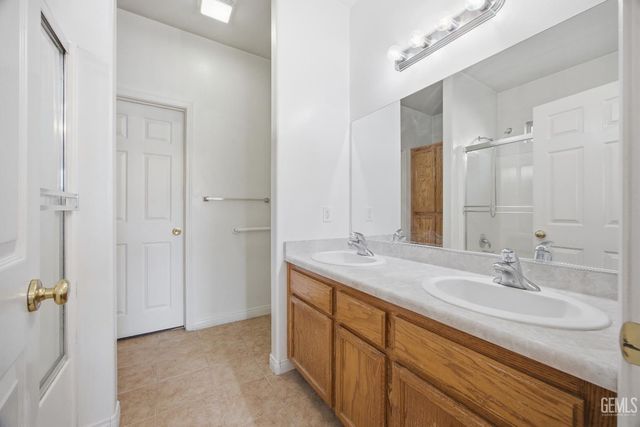 5313 Tyner Lane, Bakersfield, CA 93307