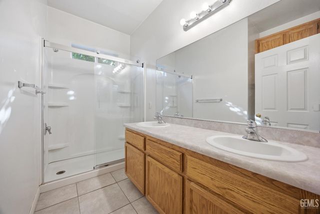 5313 Tyner Lane, Bakersfield, CA 93307