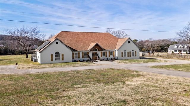 12265 Greasy Valley Road, Prairie Grove, AR 72753