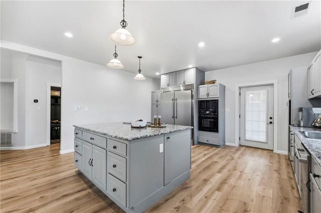 12265 Greasy Valley Road, Prairie Grove, AR 72753