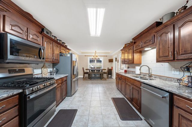 495 Favre Cir, Winchester, TN 37398