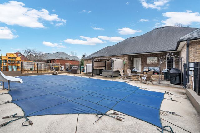 495 Favre Cir, Winchester, TN 37398