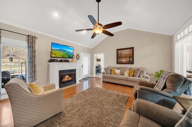 495 Favre Cir, Winchester, TN 37398