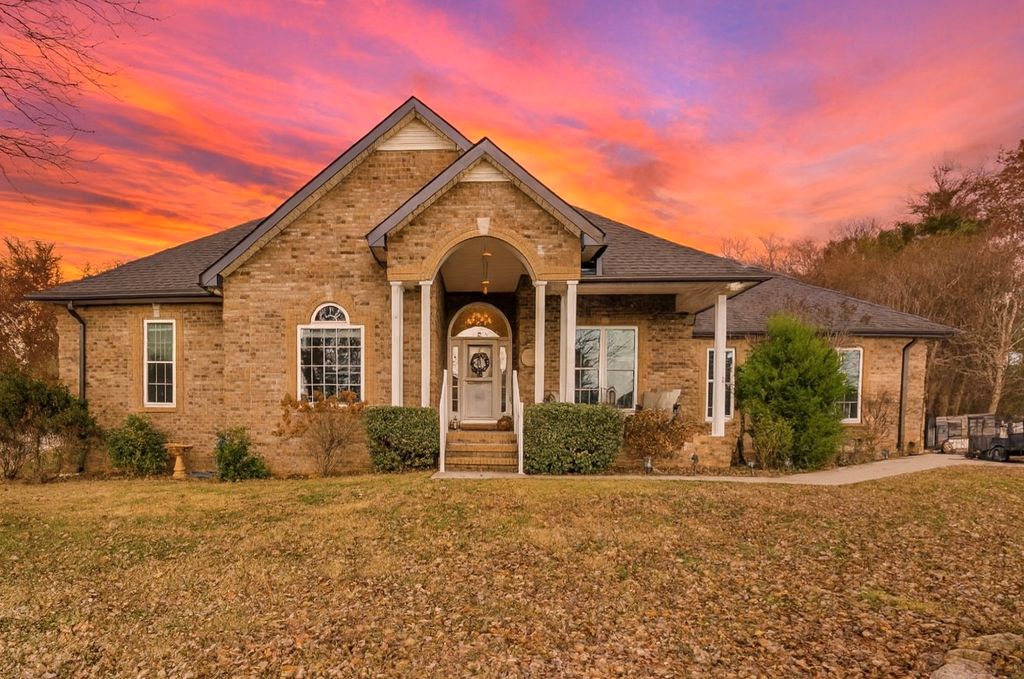 495 Favre Cir, Winchester, TN 37398