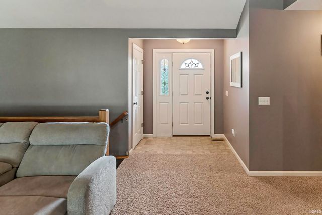 17705 Juniper Lane, Leo, IN 46765