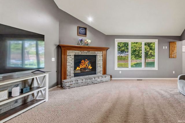 17705 Juniper Lane, Leo, IN 46765