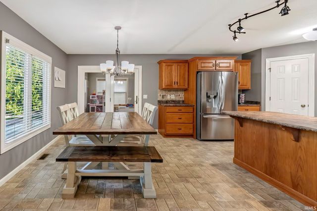 17705 Juniper Lane, Leo, IN 46765