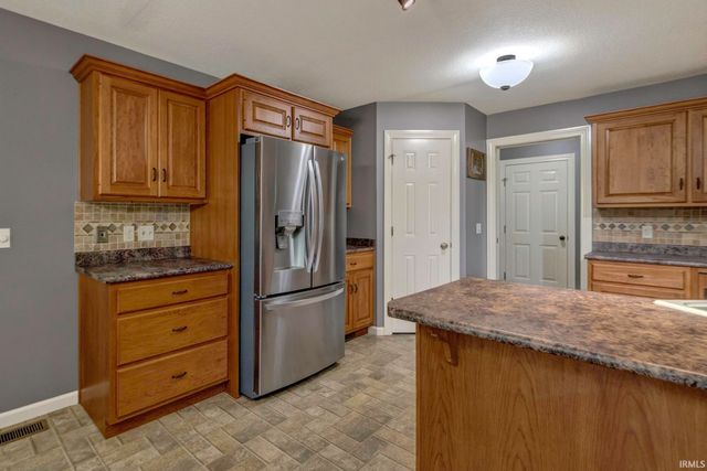 17705 Juniper Lane, Leo, IN 46765