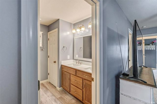17705 Juniper Lane, Leo, IN 46765