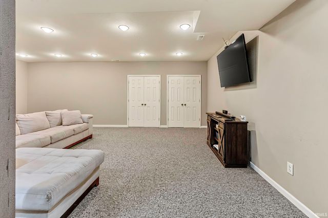 17705 Juniper Lane, Leo, IN 46765