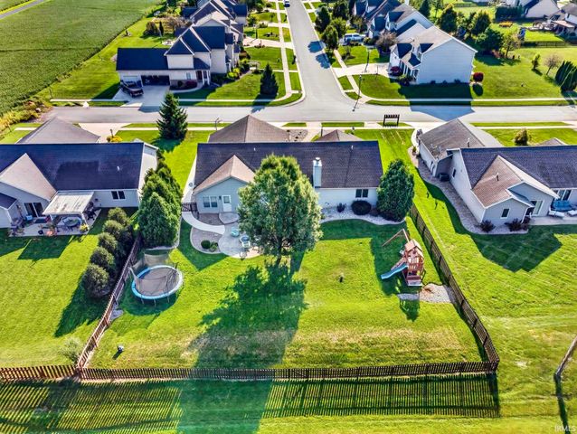 17705 Juniper Lane, Leo, IN 46765