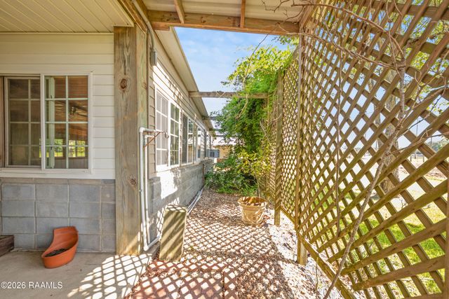 2126 Renaud Drive, Scott, LA 70583
