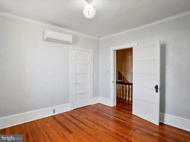 1048 FAIRVIEW DR, Berkeley Springs, WV 25411