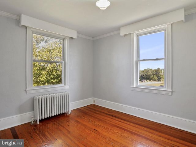 1048 FAIRVIEW DR, Berkeley Springs, WV 25411