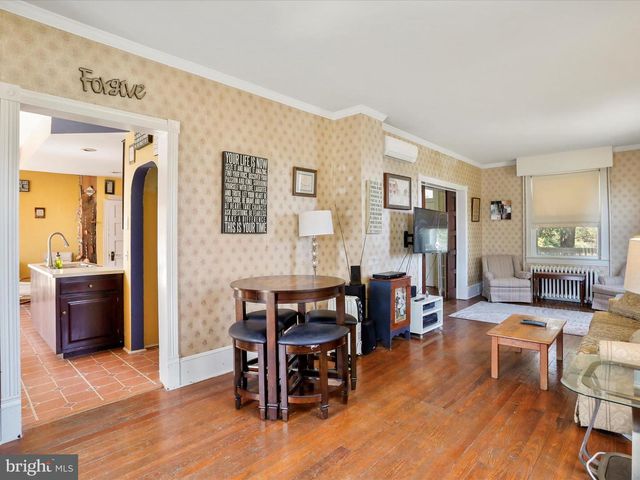 1048 FAIRVIEW DR, Berkeley Springs, WV 25411