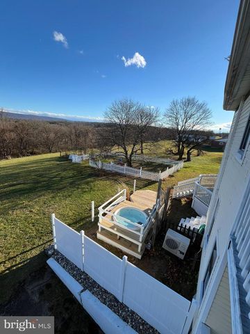 1048 FAIRVIEW DR, Berkeley Springs, WV 25411