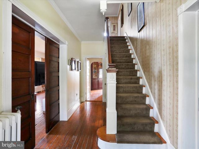 1048 FAIRVIEW DR, Berkeley Springs, WV 25411