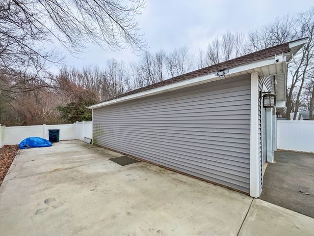 190 Mill St, Agawam, MA 01001