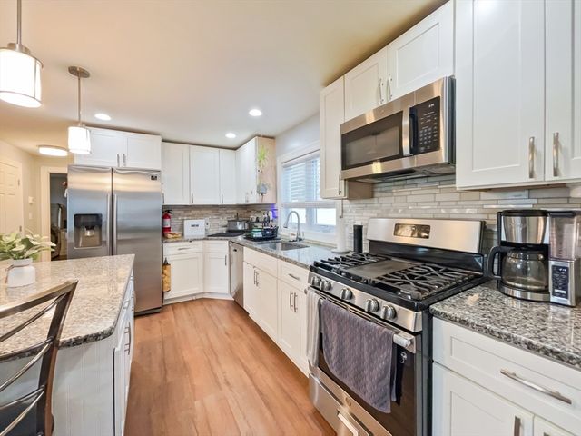 190 Mill St, Agawam, MA 01001