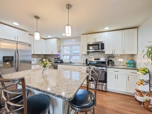 190 Mill St, Agawam, MA 01001