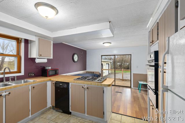 400 W Bridge Street, Lyons Vlg-lyons Twp, MI 48851