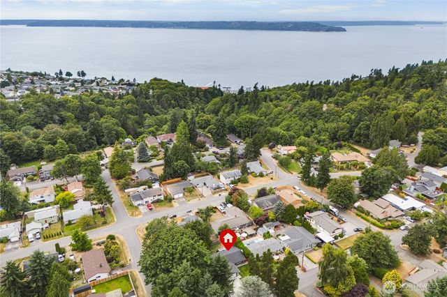 28621 15th Avenue S, Federal Way, WA 98003