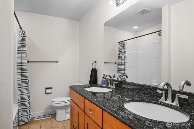 28621 15th Avenue S, Federal Way, WA 98003