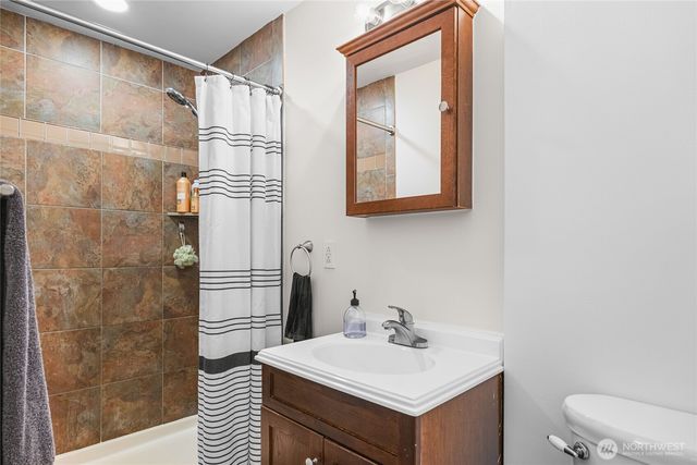 28621 15th Avenue S, Federal Way, WA 98003