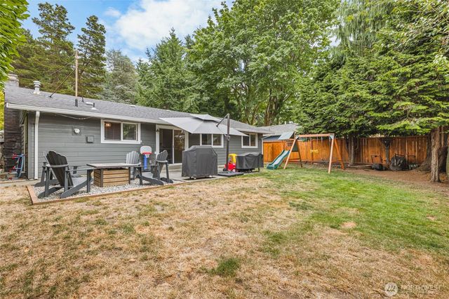 28621 15th Avenue S, Federal Way, WA 98003