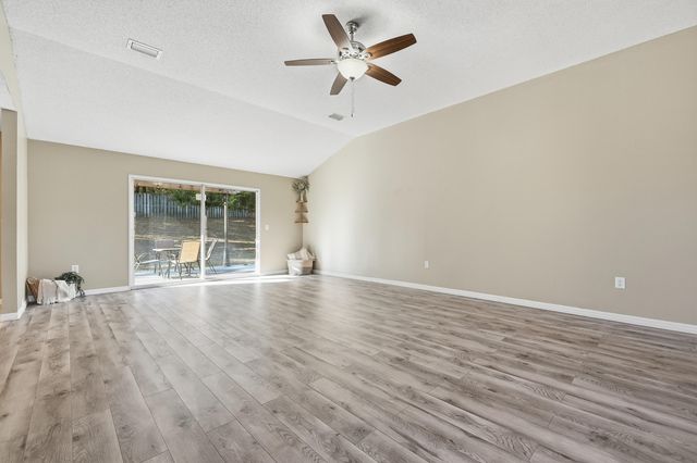 5212 Moore Loop, Crestview, FL 32536