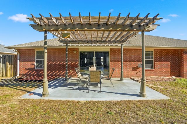 5212 Moore Loop, Crestview, FL 32536