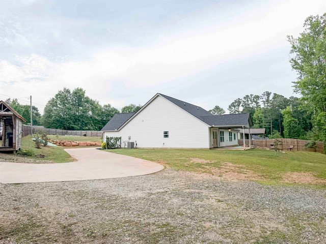 115 Fowler Road, Campobello, SC 29322