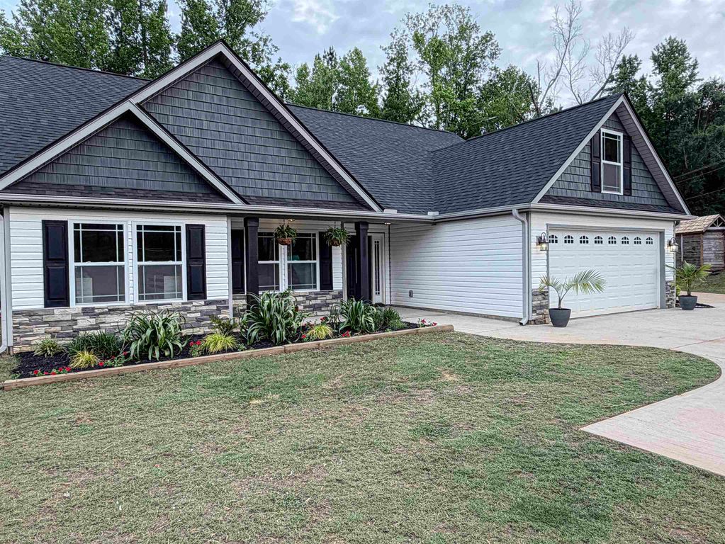115 Fowler Road, Campobello, SC 29322