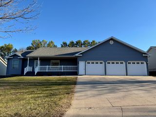 218 E Hillside Avenue, Fergus Falls, MN 56537