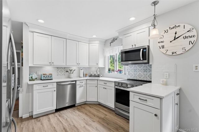 1359 Manor Lane, Bay Shore, NY 11706