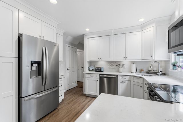 1359 Manor Lane, Bay Shore, NY 11706