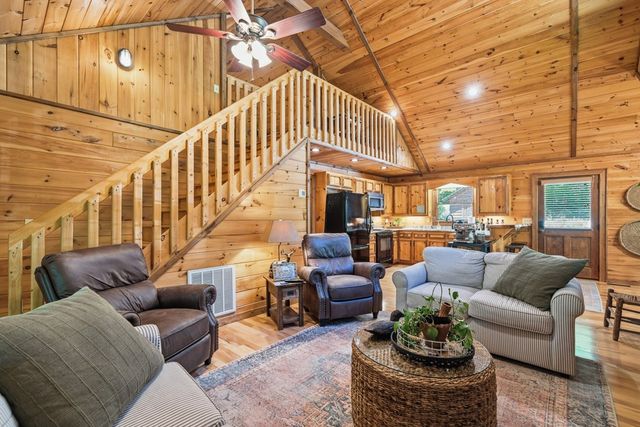 284 The Woods Road, Mineral Bluff, GA 30559