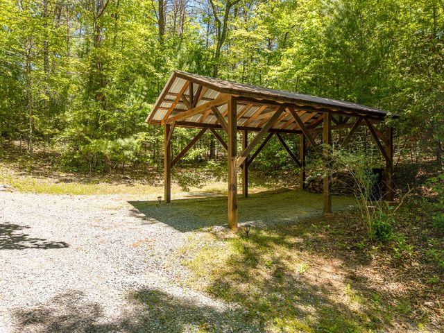 284 The Woods Road, Mineral Bluff, GA 30559