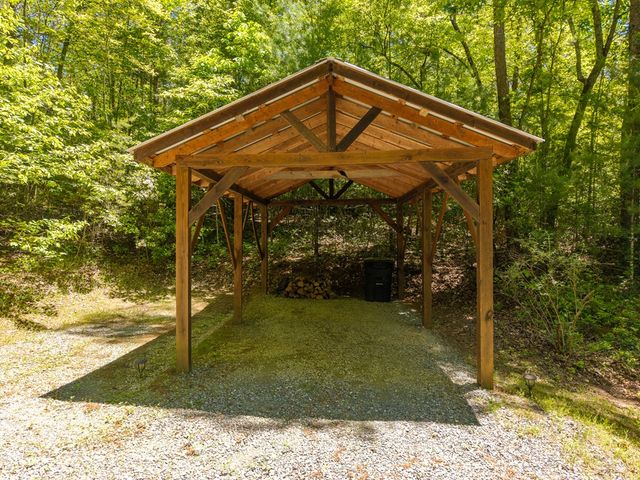 284 The Woods Road, Mineral Bluff, GA 30559