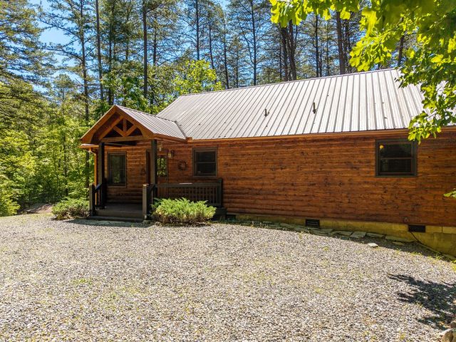284 The Woods Road, Mineral Bluff, GA 30559