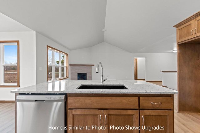 1723 BETTY JEAN LANE, Green Bay, WI 54313
