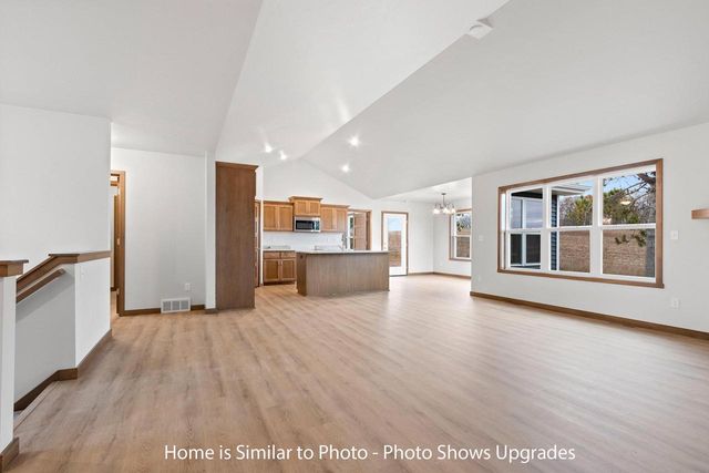 1723 BETTY JEAN LANE, Green Bay, WI 54313
