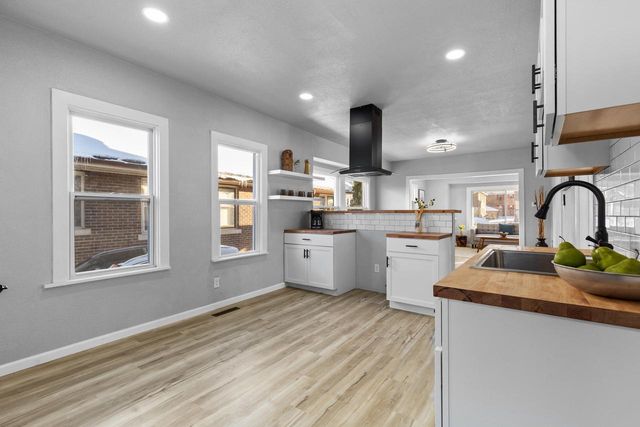 1706 W Oklahoma AVENUE, Milwaukee, WI 53215