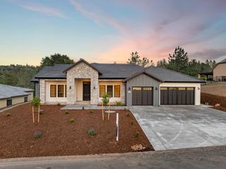 23523 Darkhorse Dr, Auburn, CA 95602